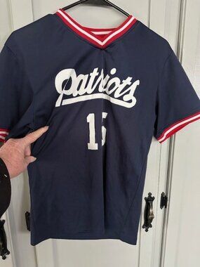 Adult Small Patriots Shirt